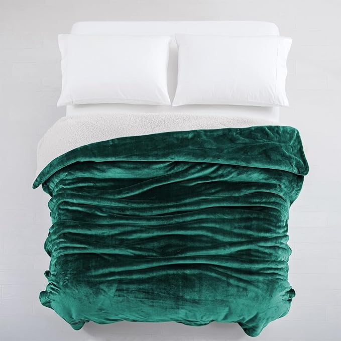 IR Imperial Rooms Sherpa Blankets Queen Size - Thick and Warm Blankets for Winter, Reversible Soft and Fuzzy Fluffy Queen Size Blanket for Bed, Emerald Green, 90x90 Inches